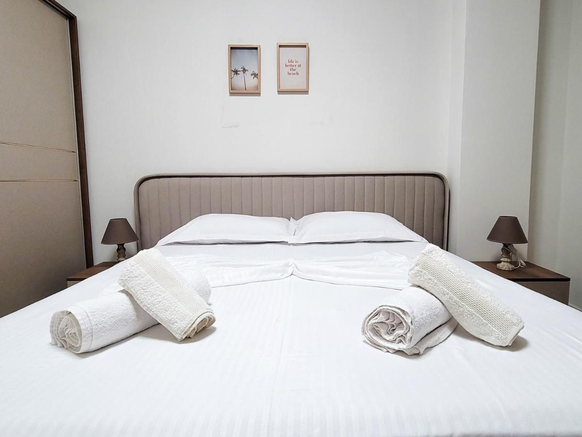 One-Bedroom Gem By The Square Tirana Exterior foto